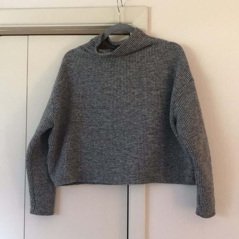 Gray sweater - Picture 2 of 3
